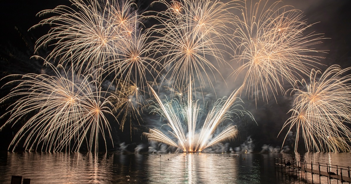 めまんべつ観光夏まつり 水上花火大会